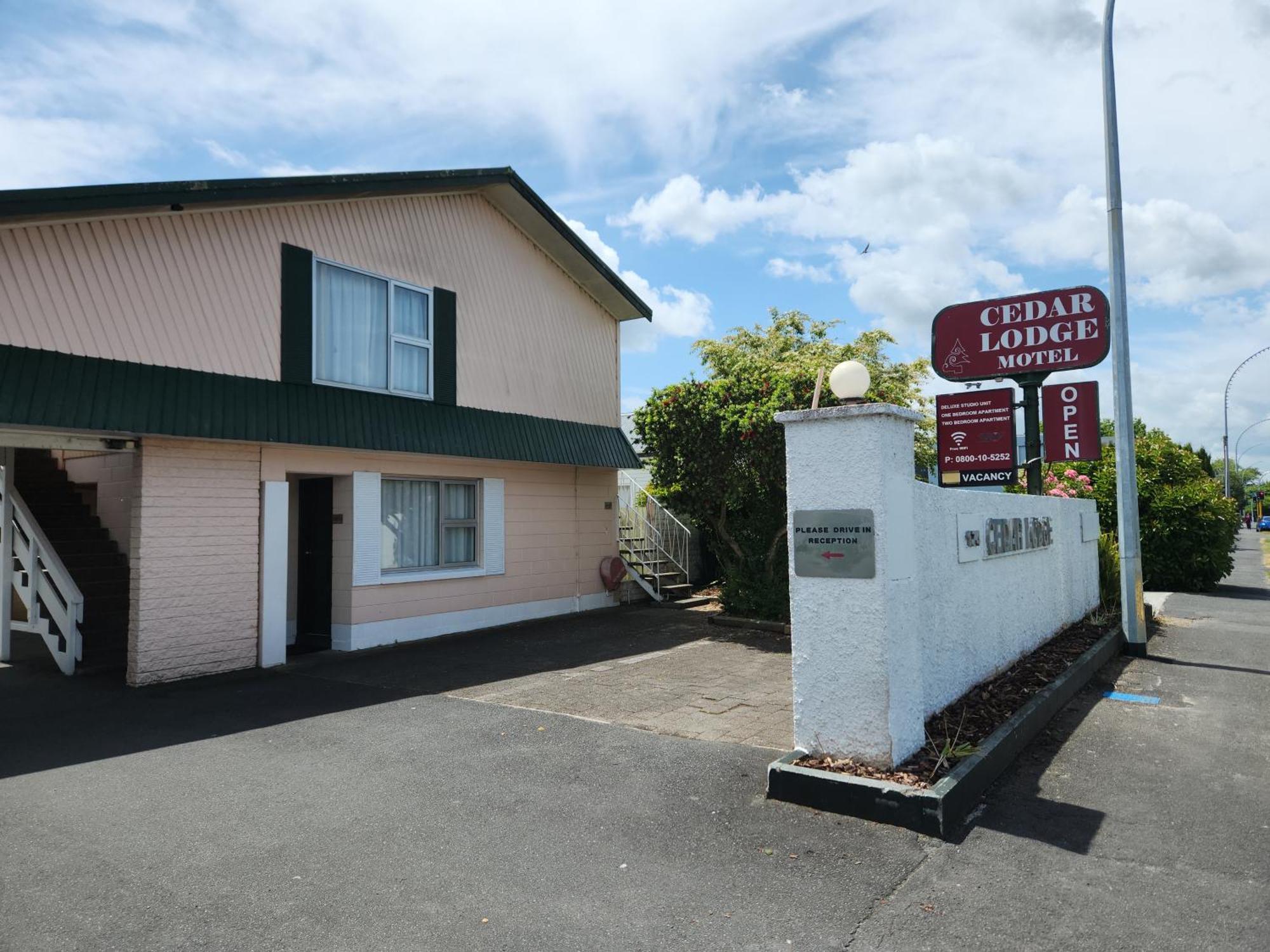 Cedar Lodge Motel ハミルトン エクステリア 写真