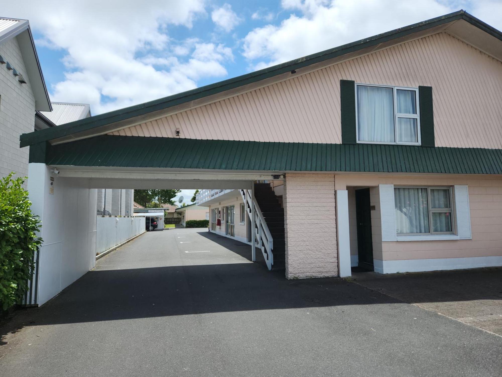 Cedar Lodge Motel ハミルトン エクステリア 写真