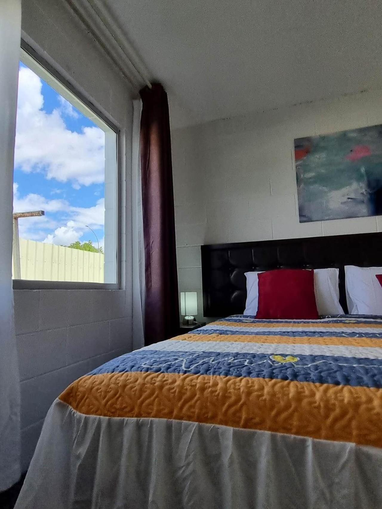 Cedar Lodge Motel ハミルトン エクステリア 写真