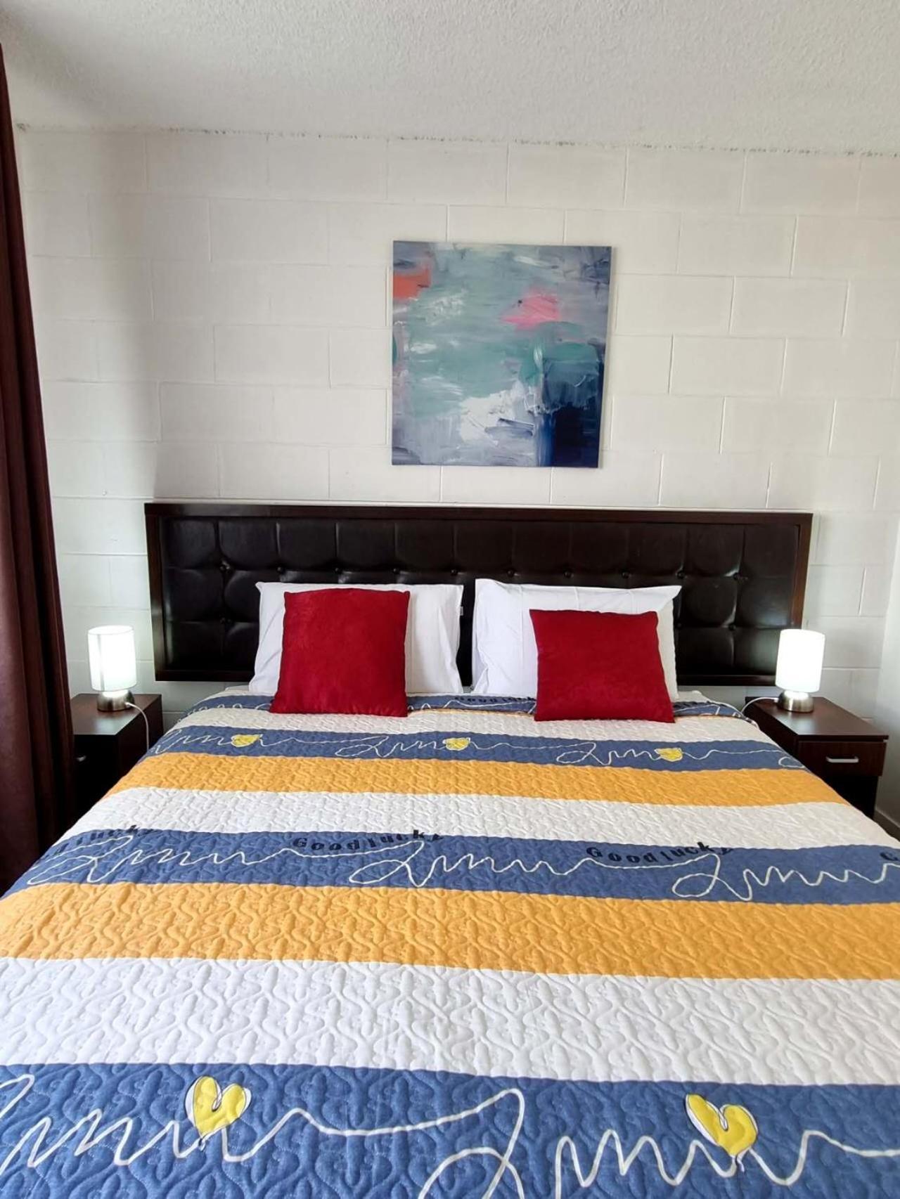 Cedar Lodge Motel ハミルトン エクステリア 写真