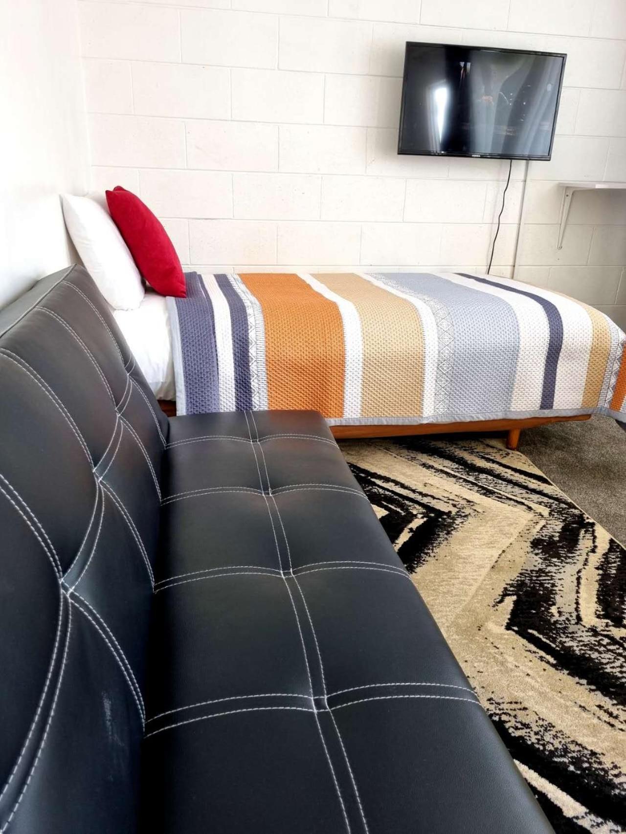 Cedar Lodge Motel ハミルトン エクステリア 写真