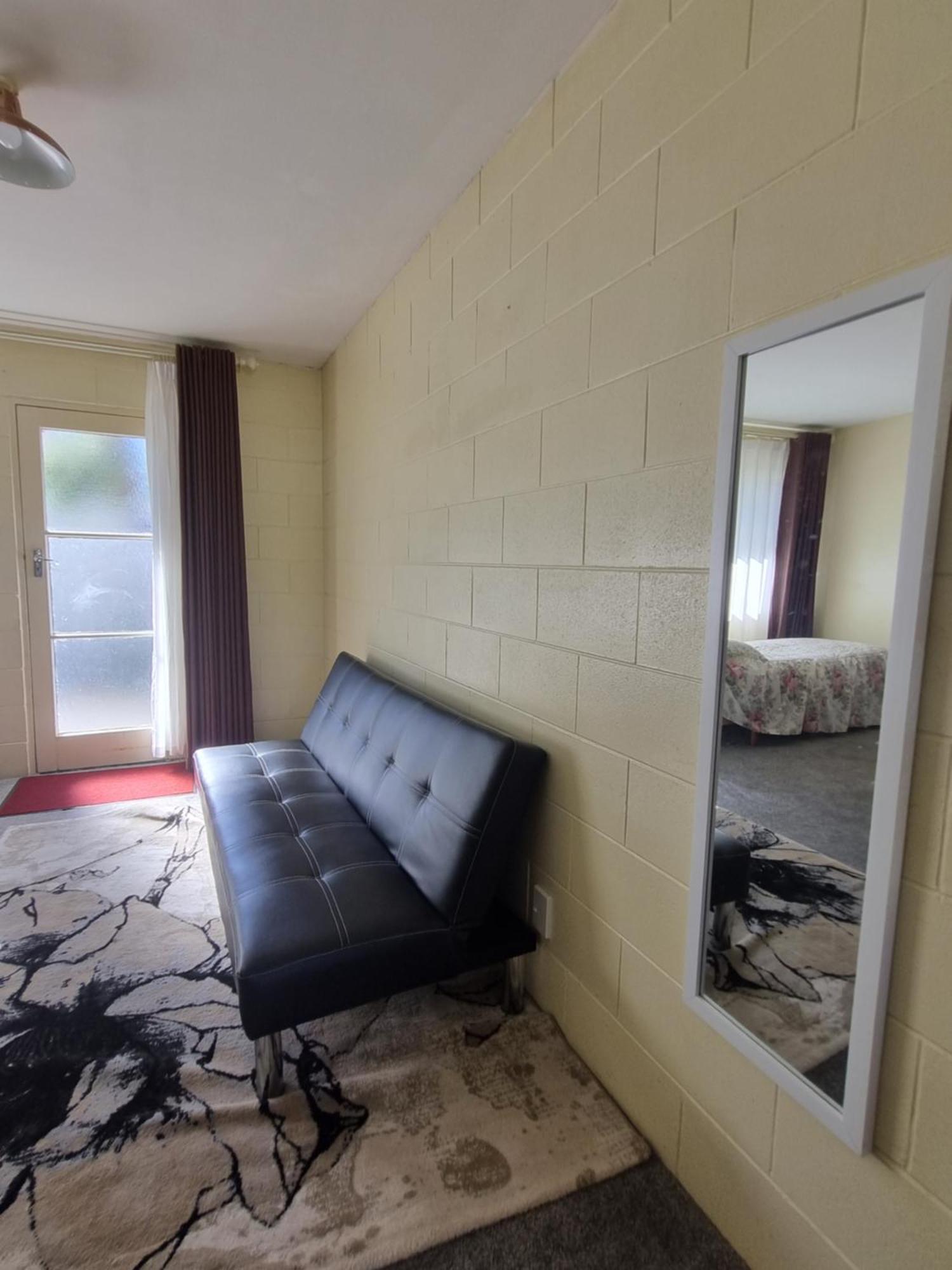 Cedar Lodge Motel ハミルトン エクステリア 写真