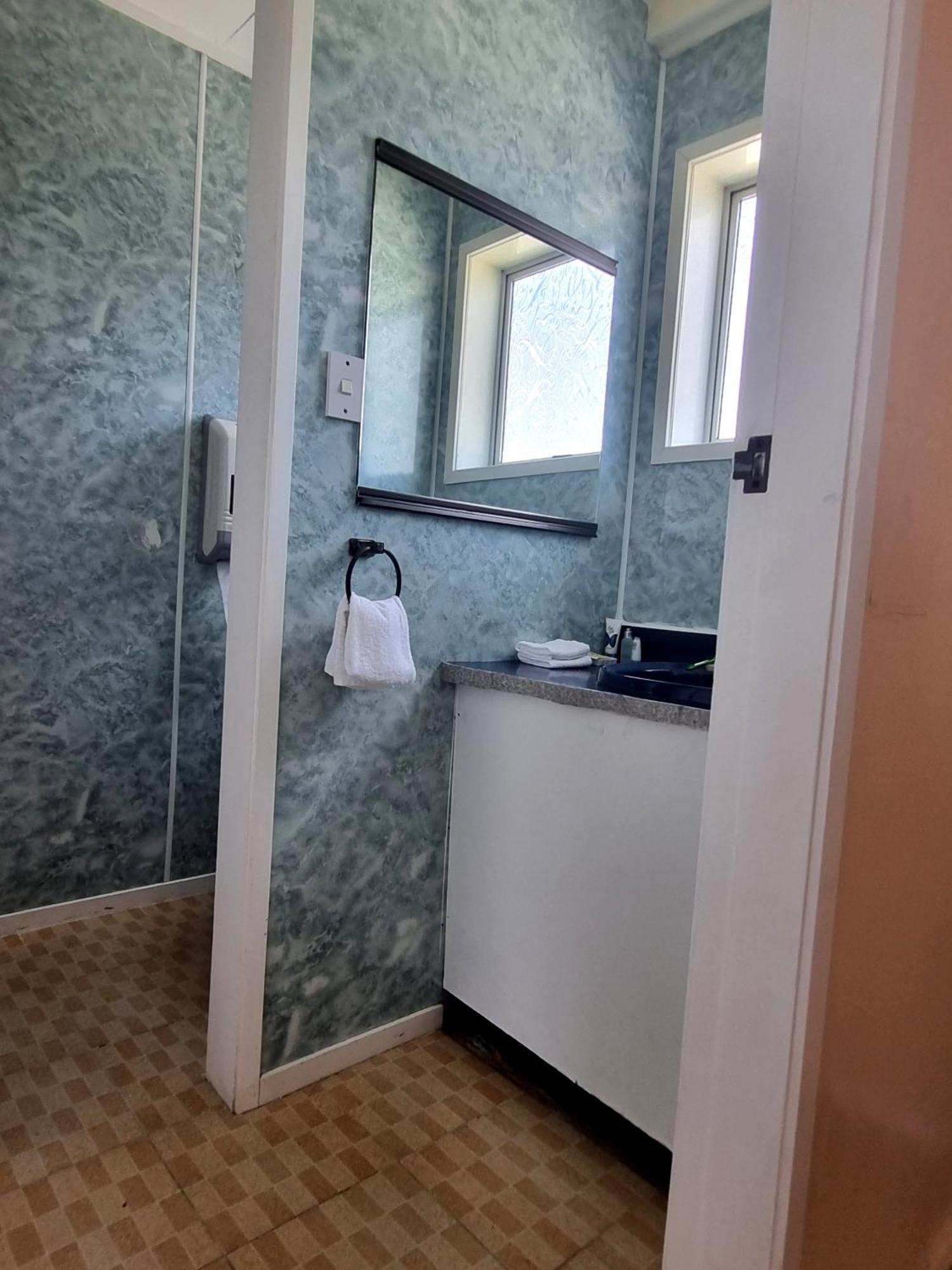 Cedar Lodge Motel ハミルトン エクステリア 写真