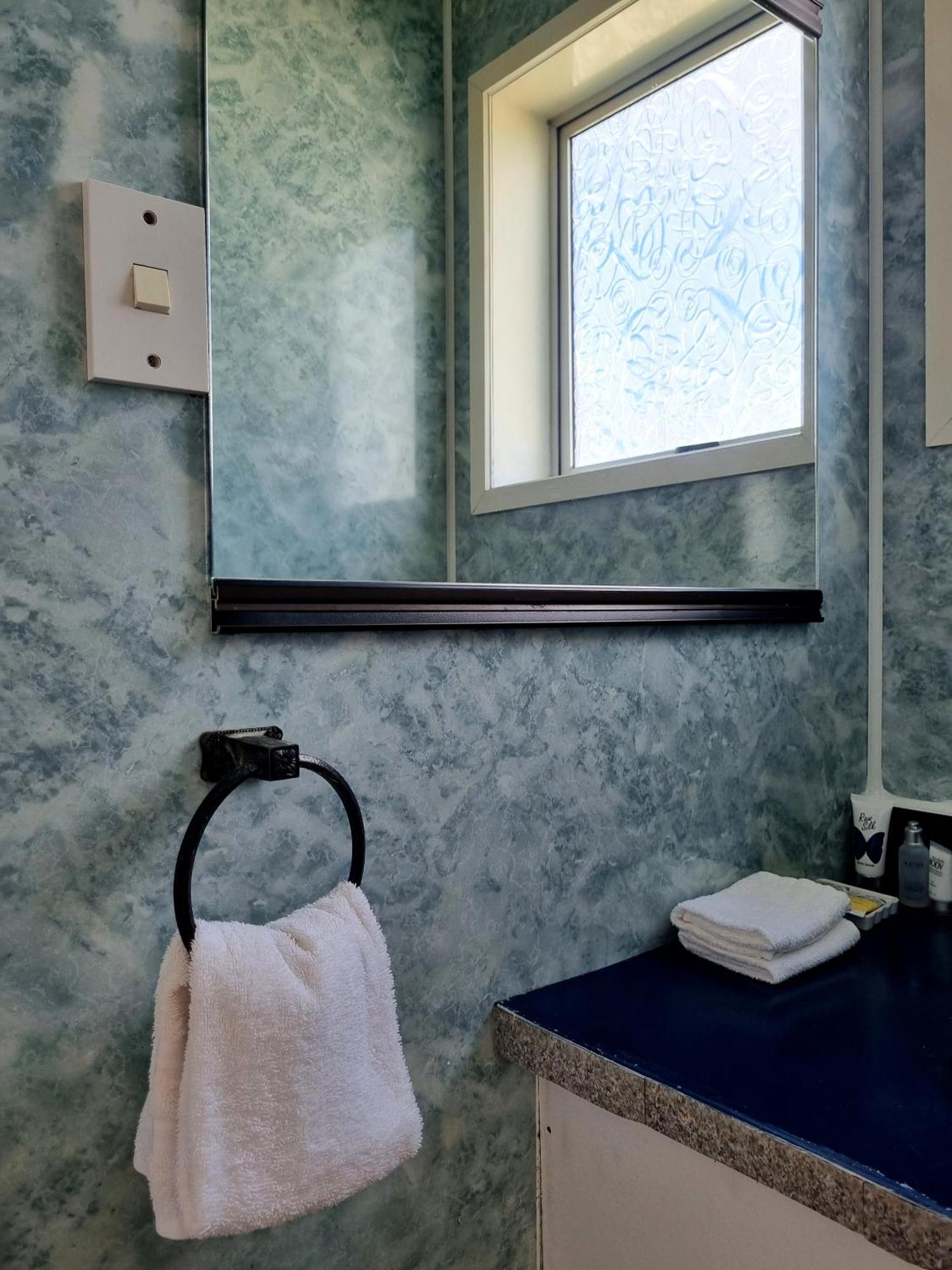 Cedar Lodge Motel ハミルトン エクステリア 写真