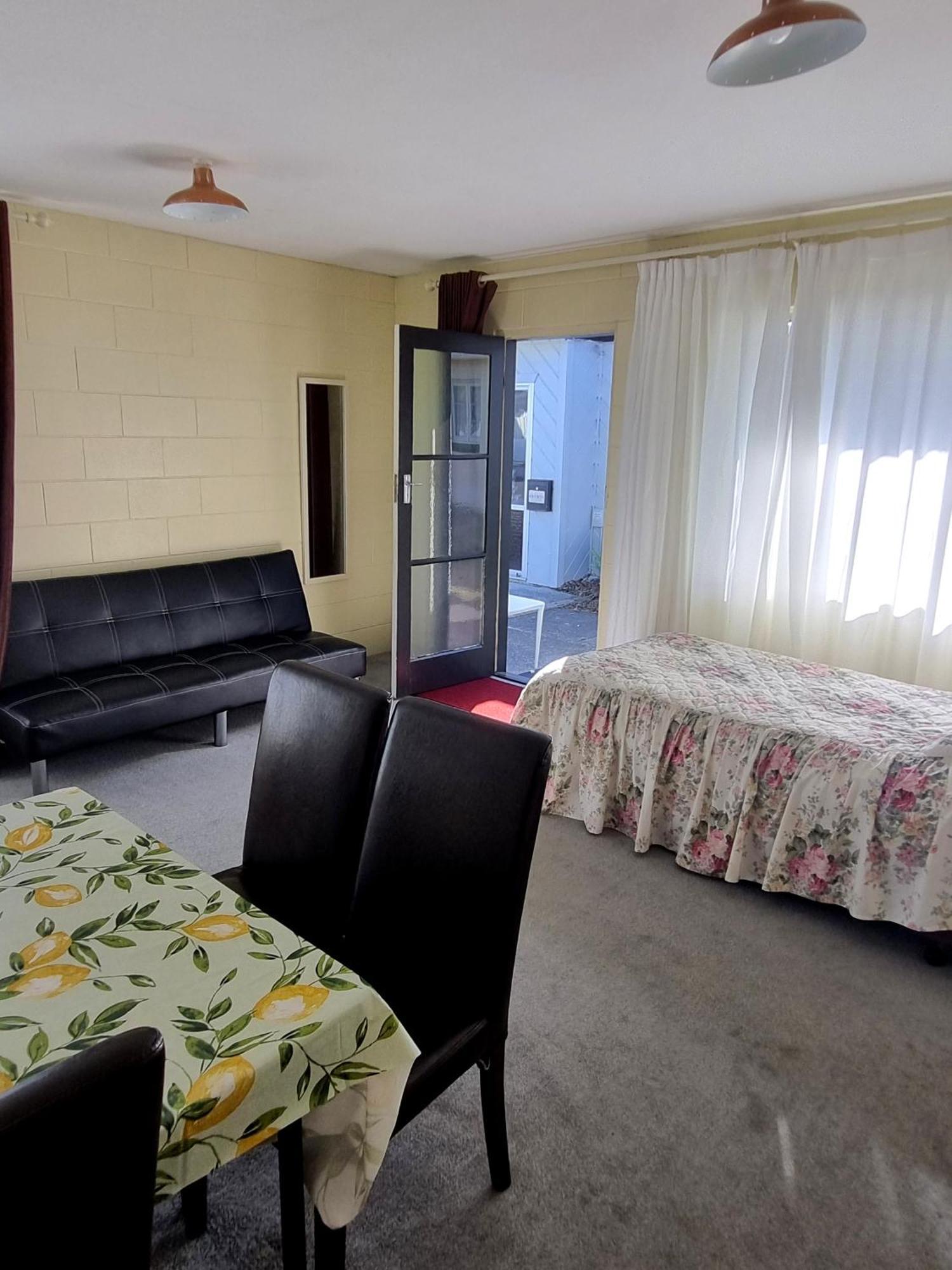 Cedar Lodge Motel ハミルトン エクステリア 写真